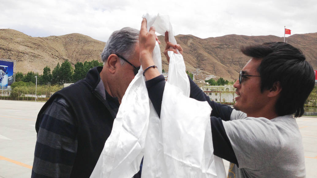 Chegada ao aeroporto de Lhasa e recepção