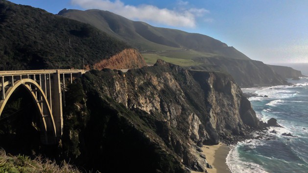 Vista da Highway 1 e Big Sur, na Califórnia