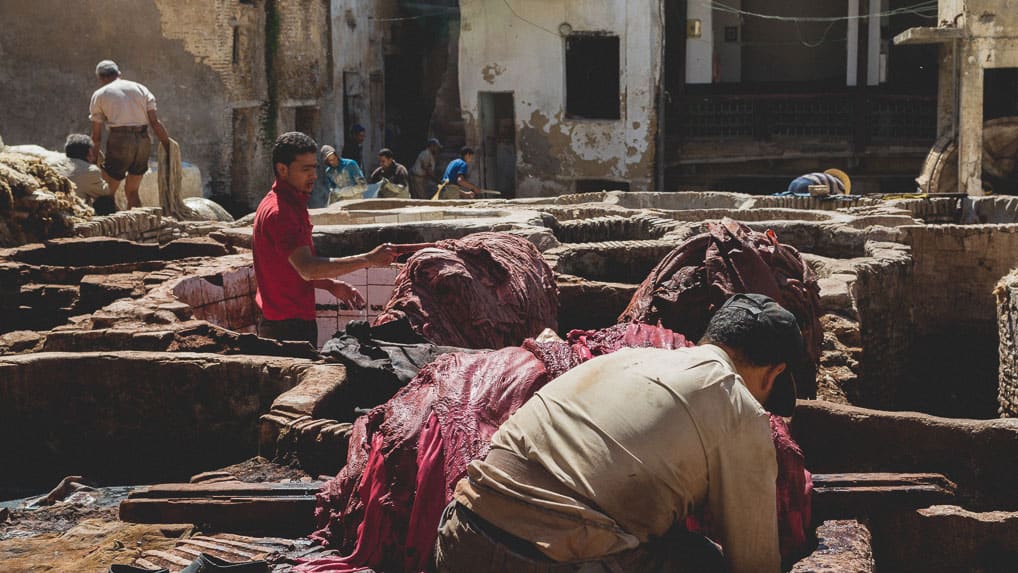 Curtume em Fès, no Marrocos