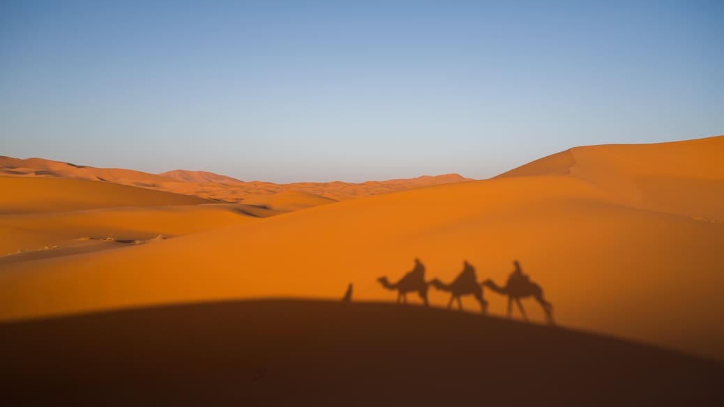 Como é passar a noite no deserto do Saara, no Marrocos