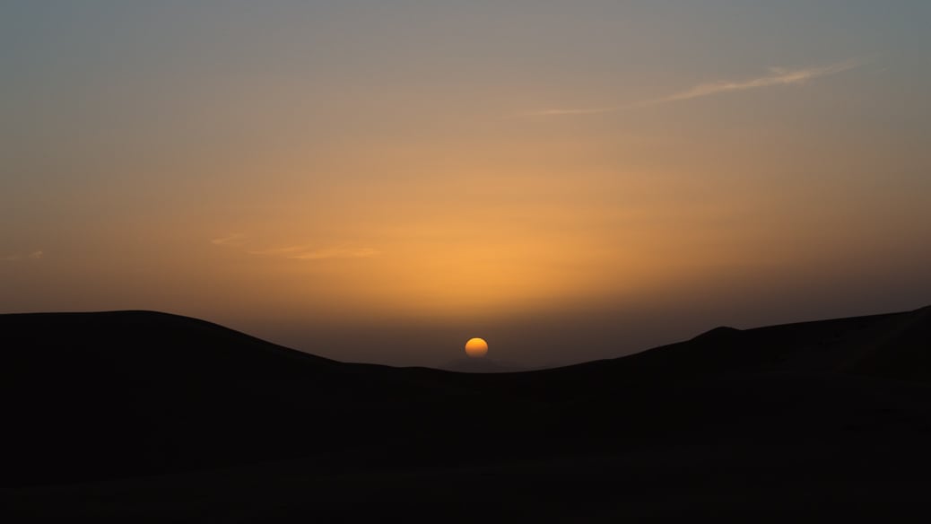 Como é passar a noite no deserto do Saara, no Marrocos