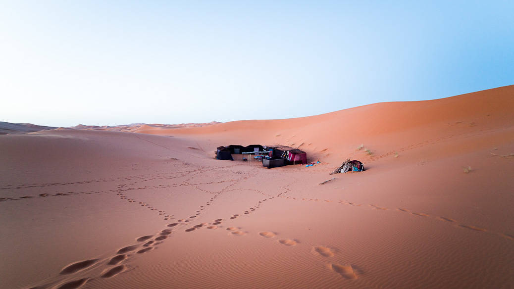 Como é passar a noite no deserto do Saara, no Marrocos