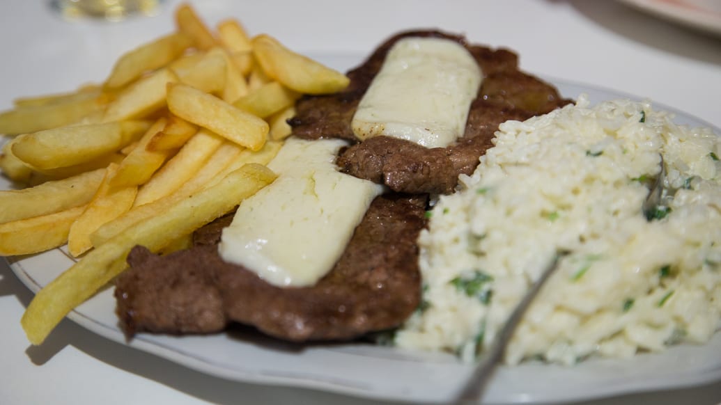 Filé com queijo de búfala na Ilha de Marajó