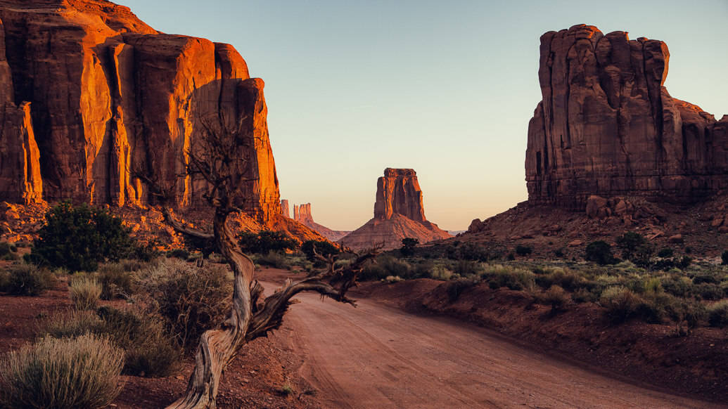 Amanhecer no Monument Valley