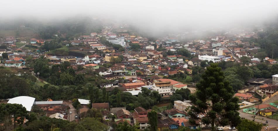 Clima frio da montanha em Gonçalves MG