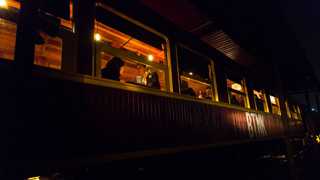 Novo BTNK em São Paulo, o bar em um vagão de trem desativado
