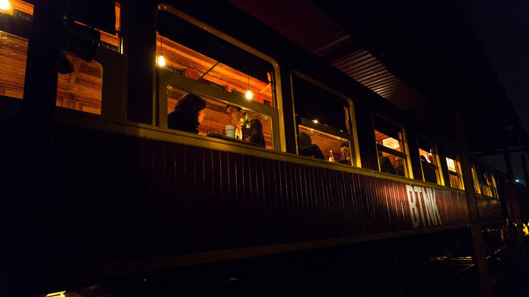 Novo BTNK em São Paulo, o bar em um vagão de trem desativado