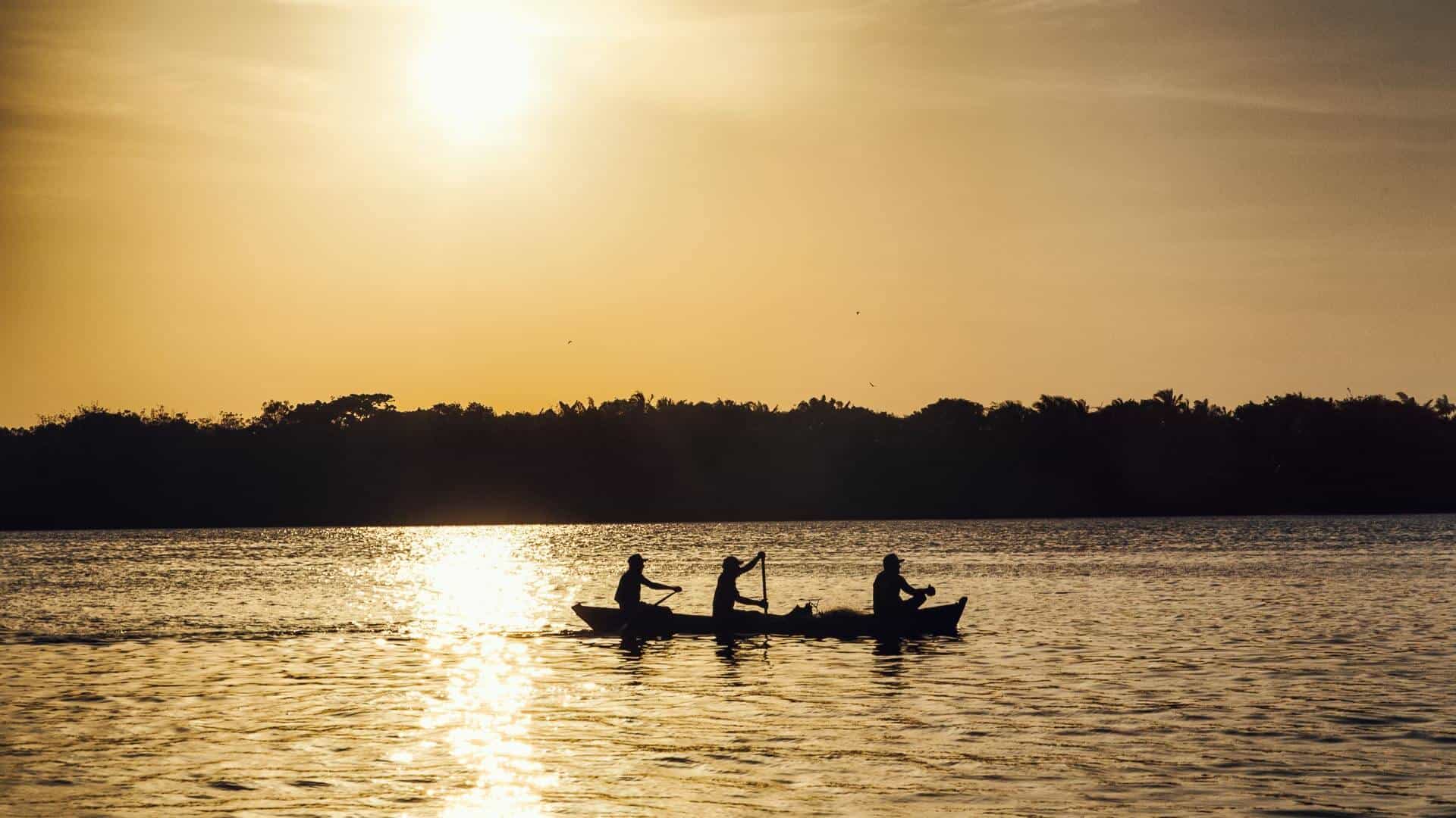 Resultado de imagem para imagens por do sol na foz do rio Arari ilha MarajÃ³