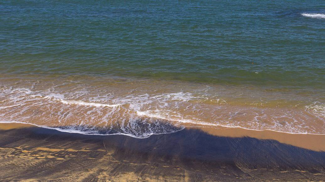 Praia de Areia Preta, em Guarapari, ES