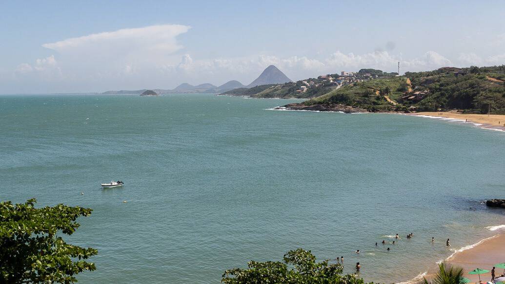 Vista do Hotel Espadarte, em Iriri, Anchieta, ES