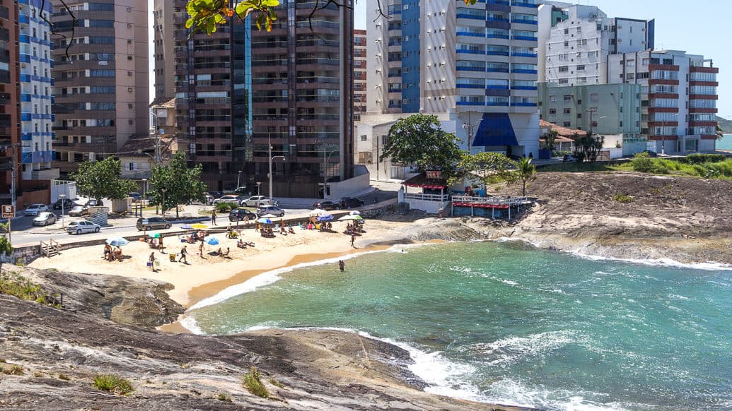 Praia das Virtudes, em Guarapari, ES