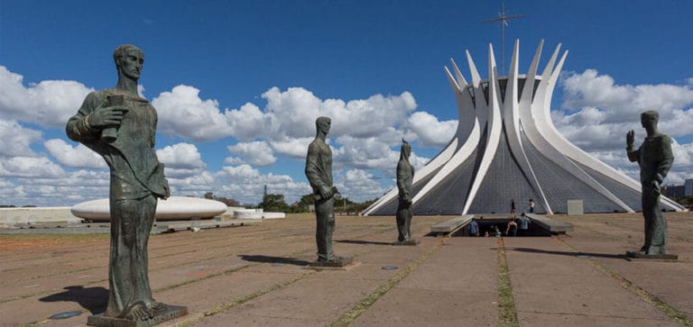 Catedral de Brasília, um clássico de Niemeyer