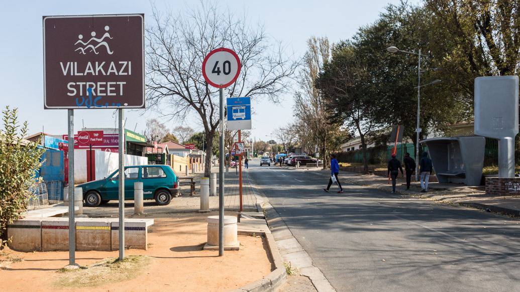 Passeio de tuk tuk em Soweto