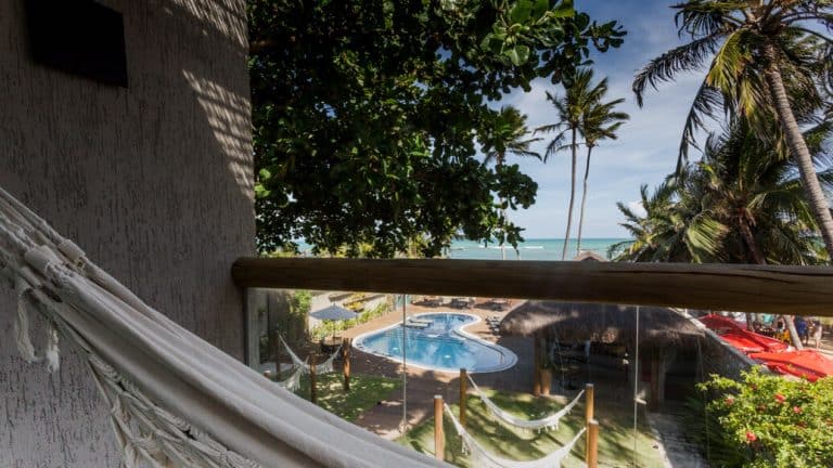 Descubra onde ficar em Maceió: 13 hospedagens que unem conforto, lazer, sol e água fresca