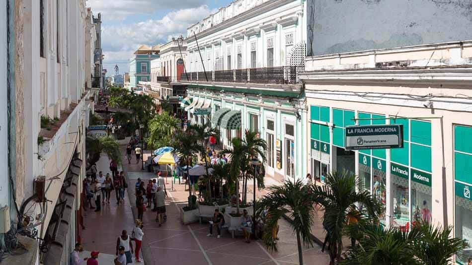 Rua de pedestres em Cienfuegos, Cuba