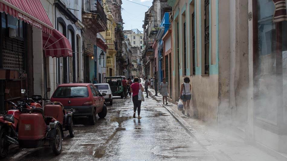 Rua em Havana Vieja