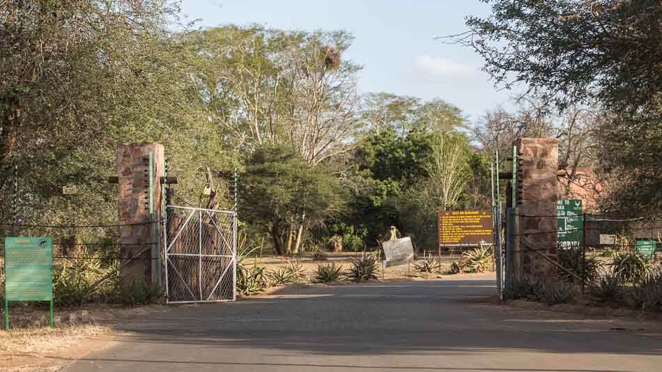 Entrada de rest camp no Kruger Park na África do Sul 