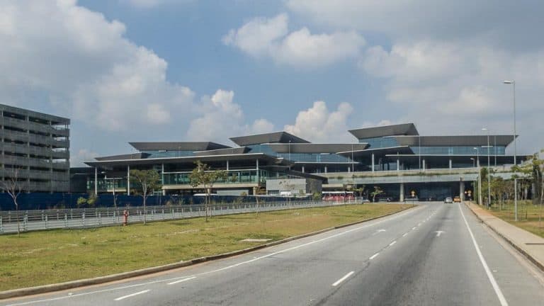 Como chegar ao aeroporto de Guarulhos mais rápido e barato?