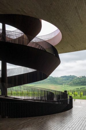 Escada caracol na Vinícola Antinori nel Chianti Classico