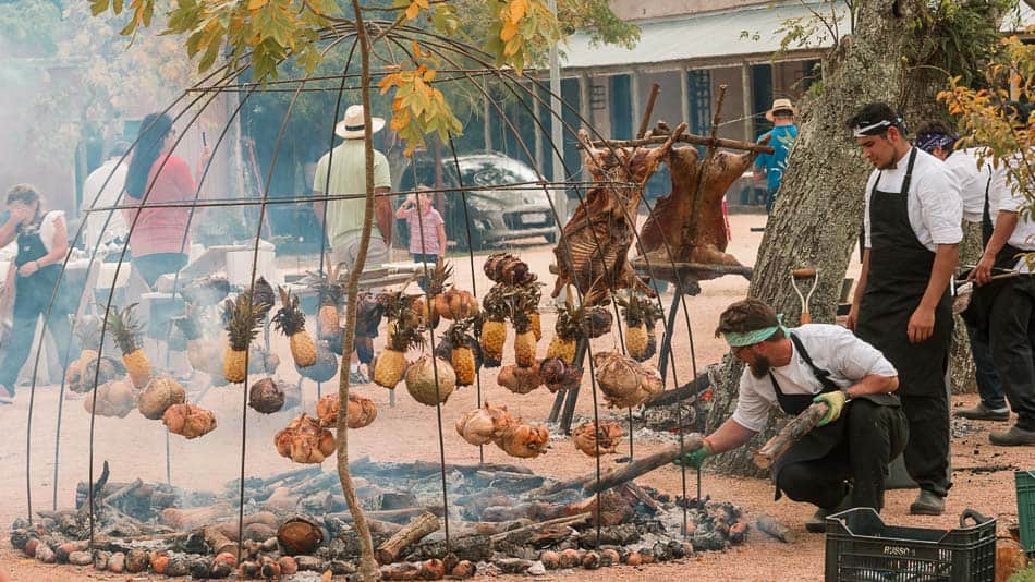Menu será preparado com fogo de chão Almoço assinado por Francis Mallmann e Bodega Garzón agita Gramado