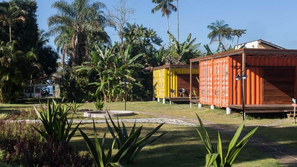 Vila Jacaa, pousada em contêineres em Ubatuba, SP