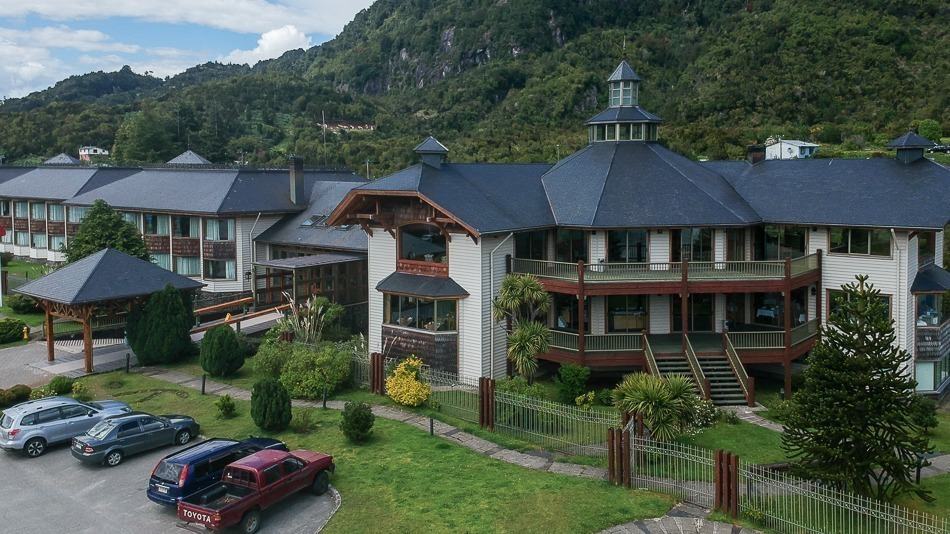 Vista aérea do hotel Loberías del Sur, em Puerto Chacabuco, Patagônia Norte do Chile