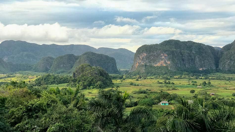Vista do Vale de Viñales, na província de Pinár del Rio, em Cuba