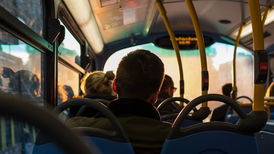 Saiba mais sobre a nova linha de ônibus do aeroporto de Guarulhos para Baixada Santista (Santos, São Vicente e Praia Grande) da Viação Cometa.