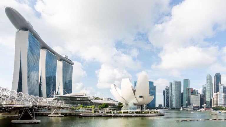 Como é ficar no Marina Bay Sands em Singapura?