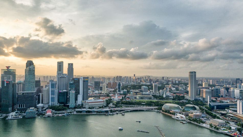 Vista do 57o andar do hotel Marina Bay Sands em Singapura