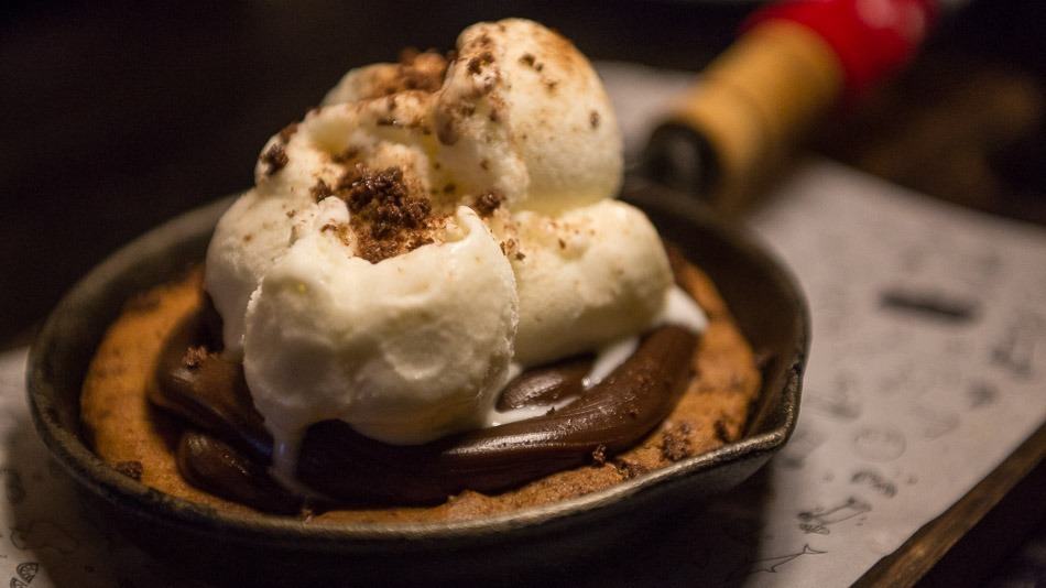 Cookie com brigadeiro e sorvete no Olivio Bar em SP