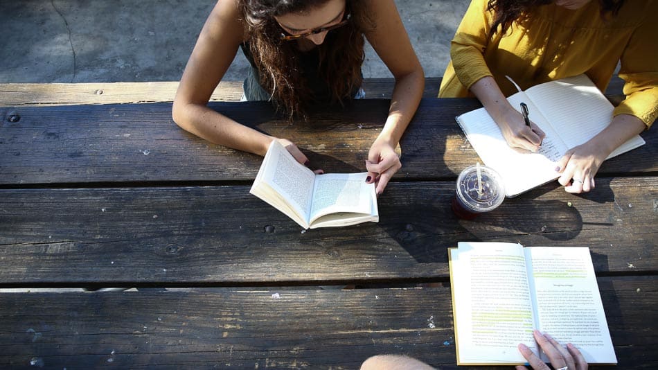 Vantagens de contratar seguro viagem para estudante em intercâmbio no exterior