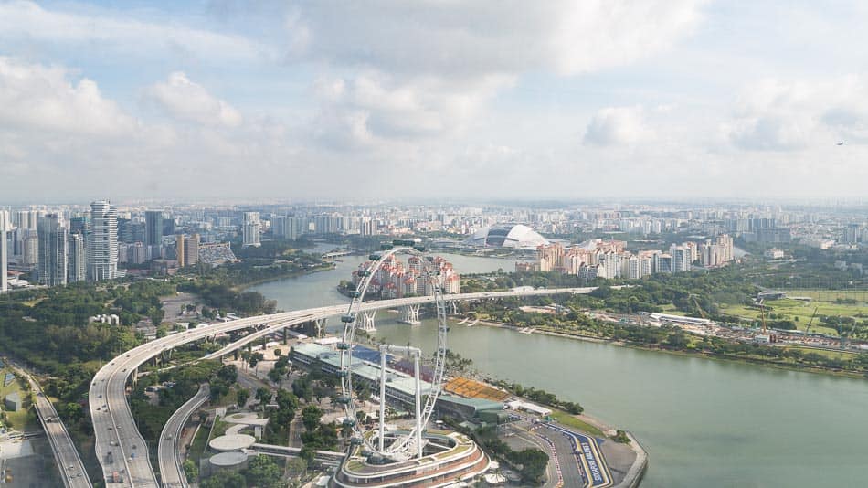 Singapore Flyer vista do Sands SkyPark em Singapura