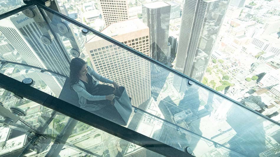 Skyslide no OUE Skyspace em Los Angeles