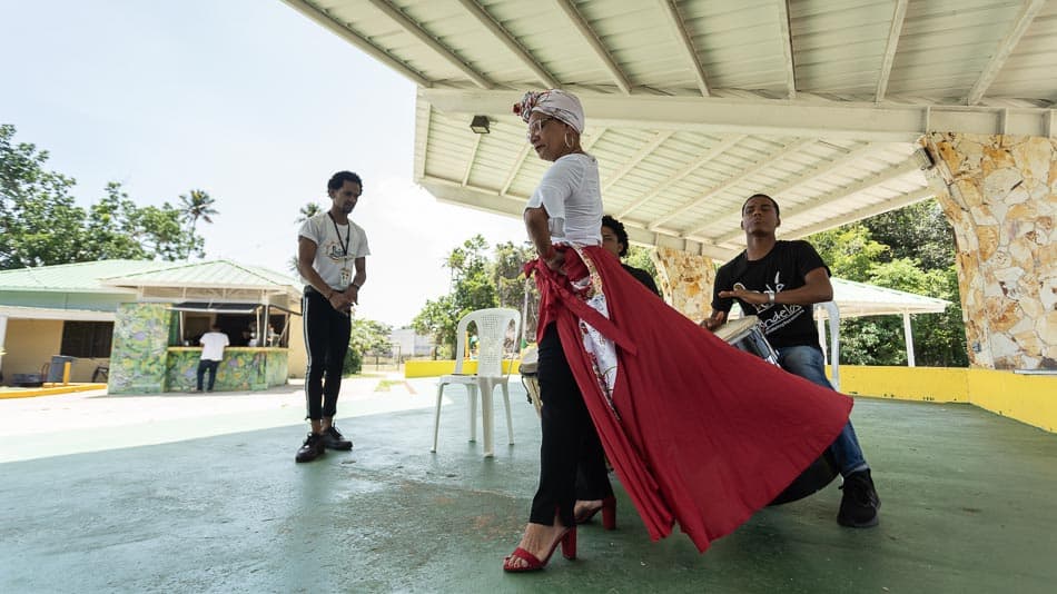 Apresentação do grupo de Bomba, em Loíza, Porto Rico