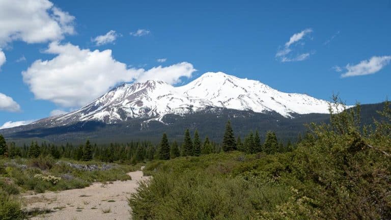 Mt Shasta, a montanha mágica da Califórnia