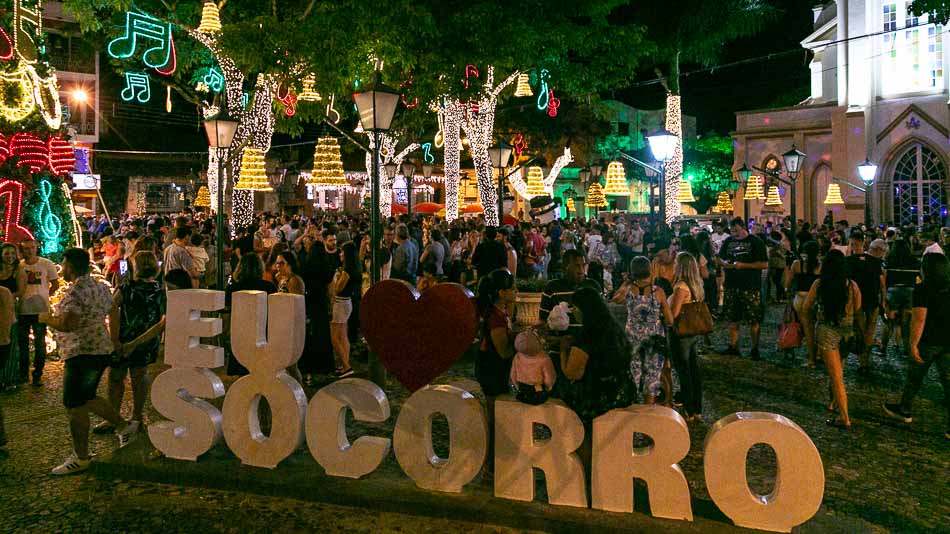 Luzes de Natal na Praça da Matriz em Socorro