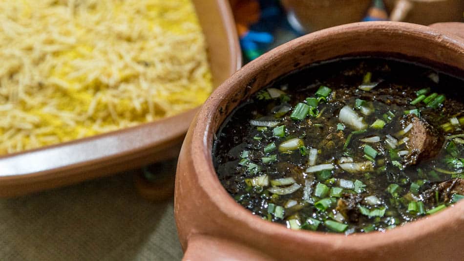 Maniçoba deliciosa no Restaurante Piracaia, em Santarém