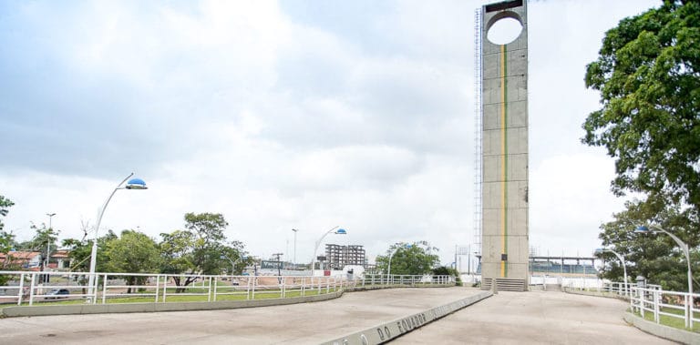 O ovo fica em pé na Linha do Equador em Macapá?