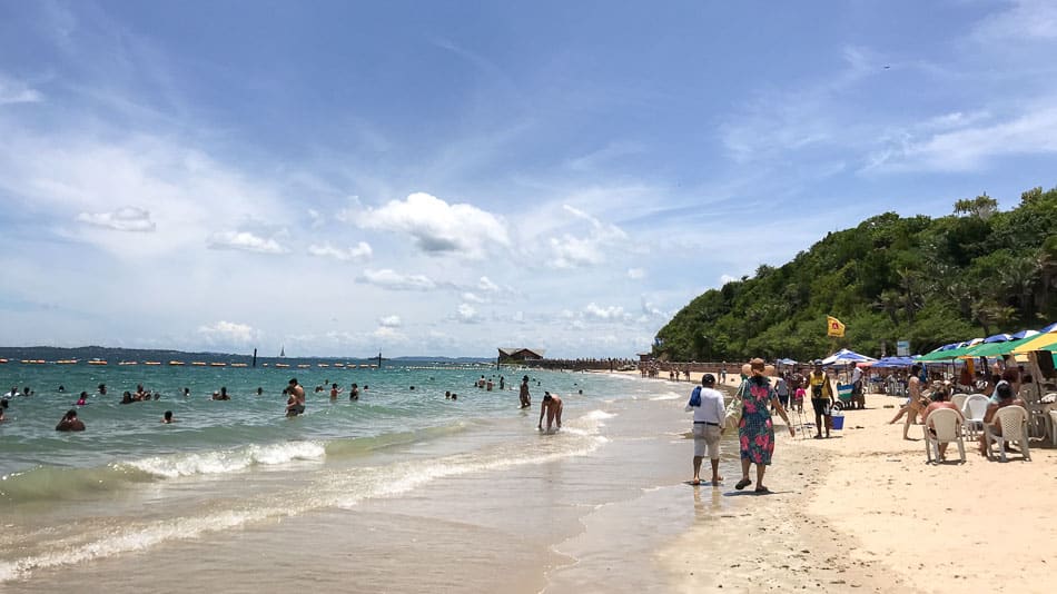 Praia na Ilha dos Frades em Salvador