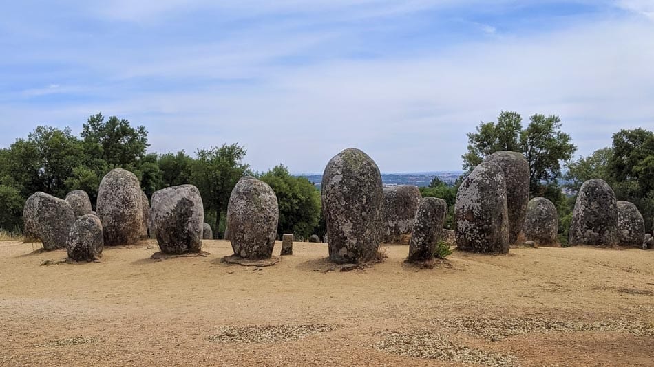 Megalitos Cromlech de Almendres em Portugal