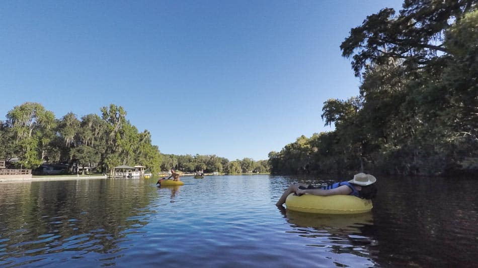 Tubing no Rainbow River, em Ocala