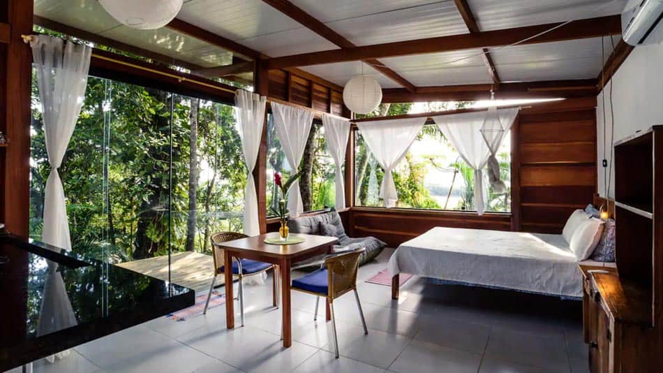Casa para alugar no Airbnb em Camburi, litoral norte de SP