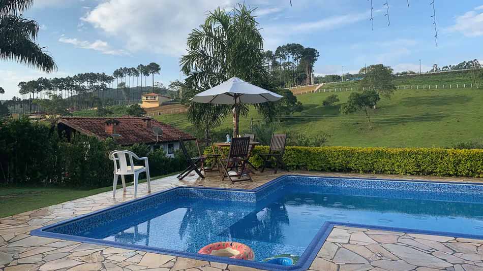 Airbnb perto de SP: chácara com vista exuberante e lazer completo