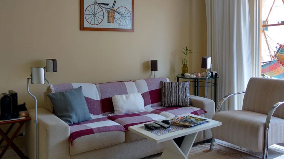 Airbnb no Guarujá: apartamento para 5 pessoas na Praia da Enseada