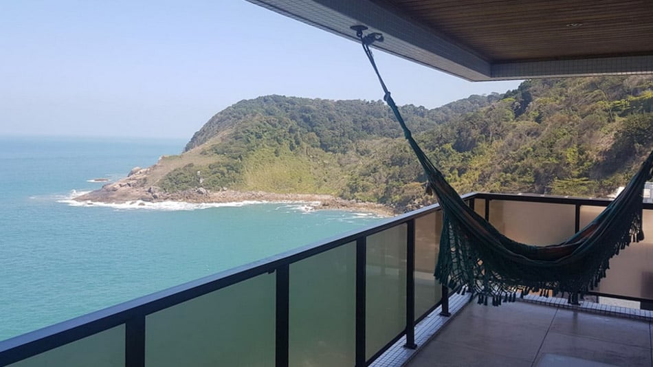 Airbnb no Guarujá: apartamento com vista espetacular na Praia da Enseada