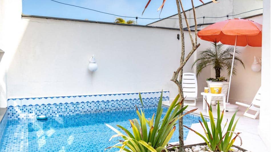 Airbnb no Guarujá: casa com piscina na Praia da Enseada