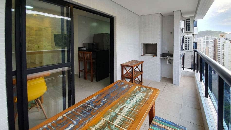 Airbnb no Guarujá: flat com 2 quartos
