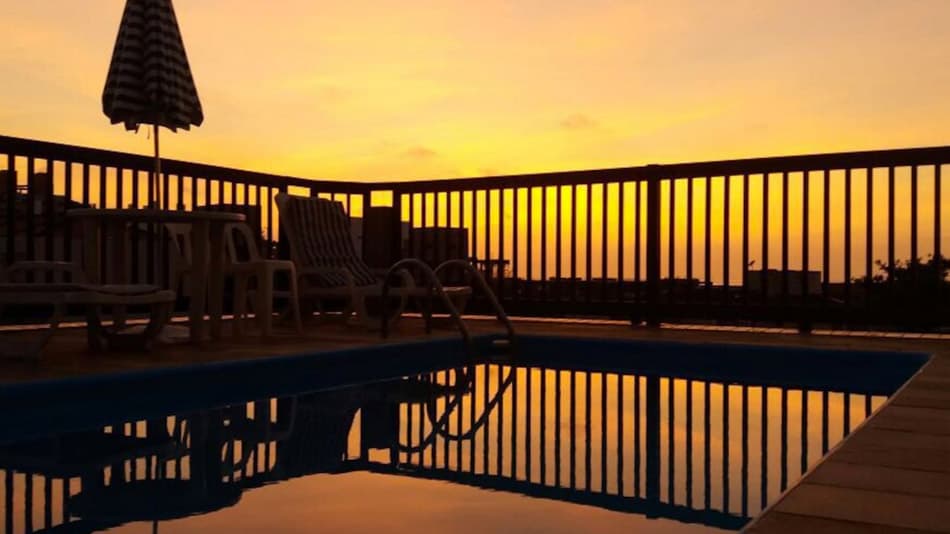 Airbnb no Guarujá: apartamento com vista na Praia do Tombo