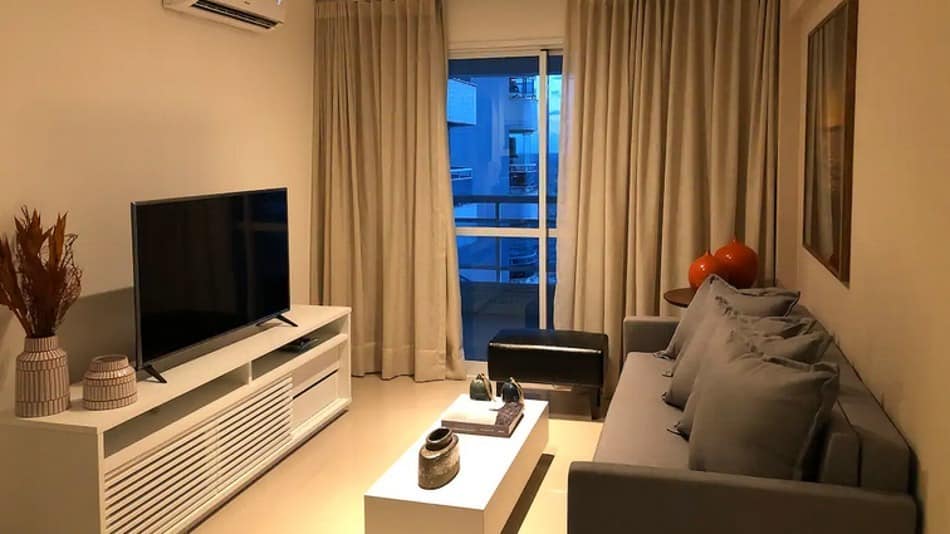 Airbnb em Salvador: quarto e sala em Ondina